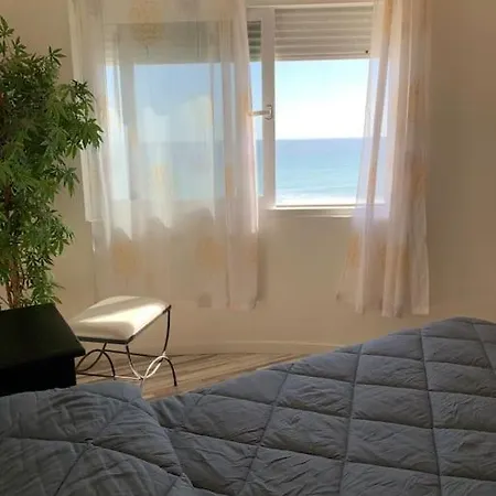 Primera Linea De Playa Calahonda Mijas アパート