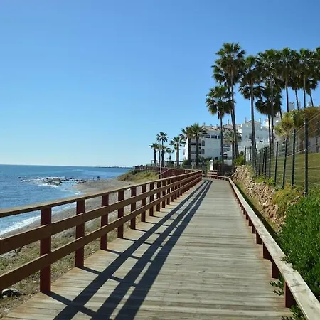 Primera Linea De Playa Calahonda Mijas アパート *